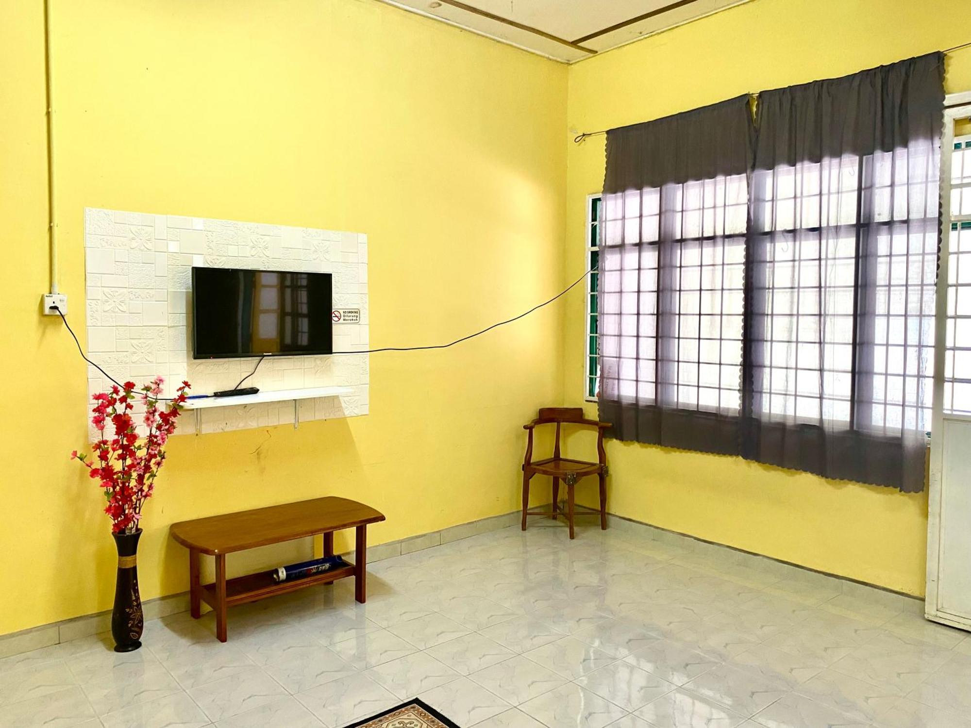קואלה טרנגאנו Umi Homestay Batu Buruk מראה חיצוני תמונה